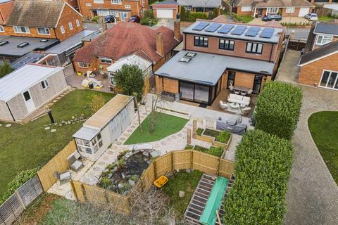 5 bedroom detached house for sale, Brackendene, Wilmington