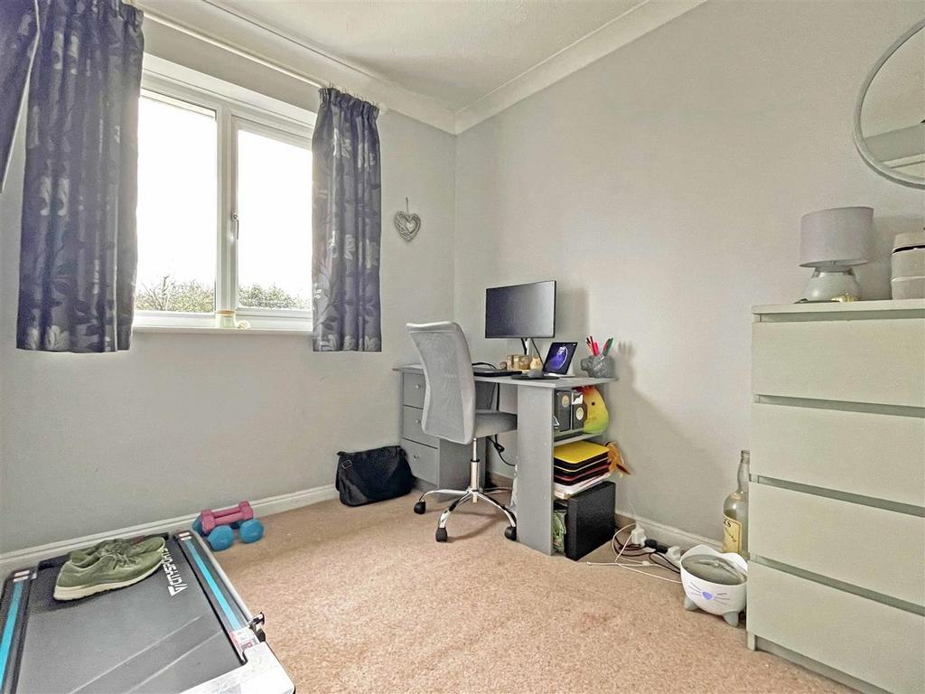 Bed2.jpg