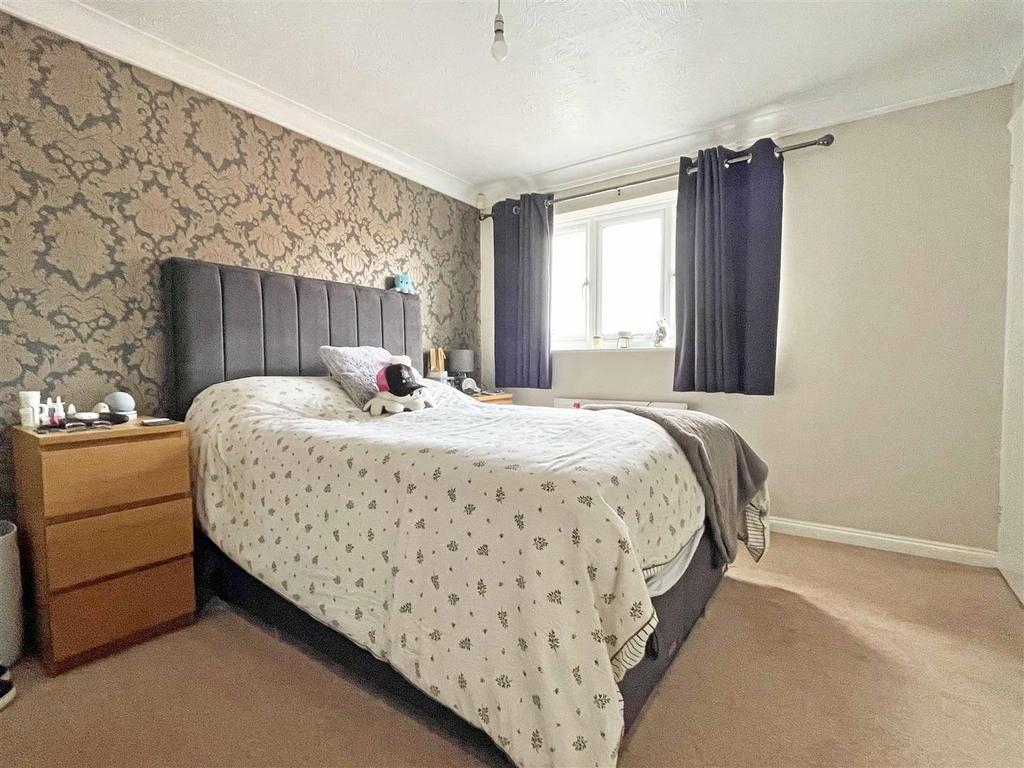 Bed1.jpg