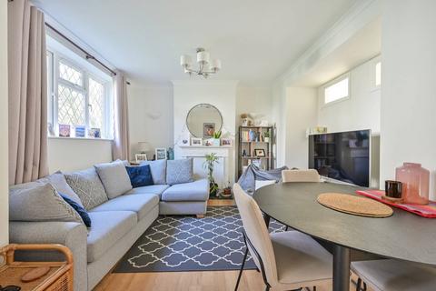 2 bedroom flat to rent, Lake Road, Wimbledon, London, SW19