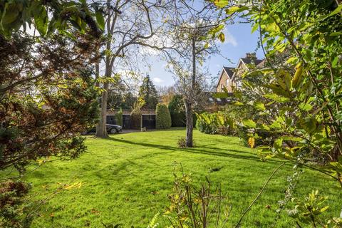 2 bedroom flat to rent, Lake Road, Wimbledon, London, SW19