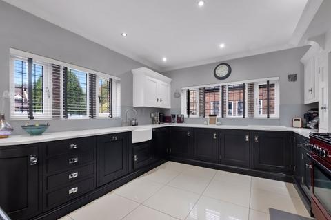 4 bedroom detached house for sale, Woodlands Avenue, Walsall, WS5 3LN