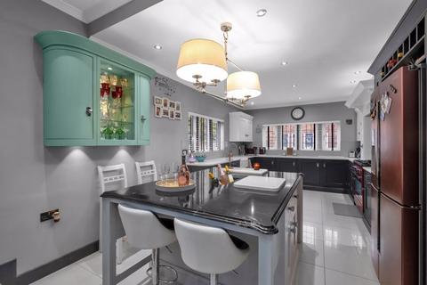 4 bedroom detached house for sale, Woodlands Avenue, Walsall, WS5 3LN