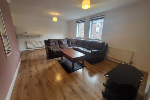 2 bedroom apartment to rent, Bankwell Street, Hulme, Manchester. M15 5LN