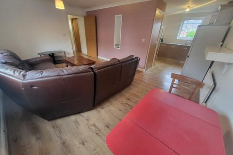 2 bedroom apartment to rent, Bankwell Street, Hulme, Manchester. M15 5LN