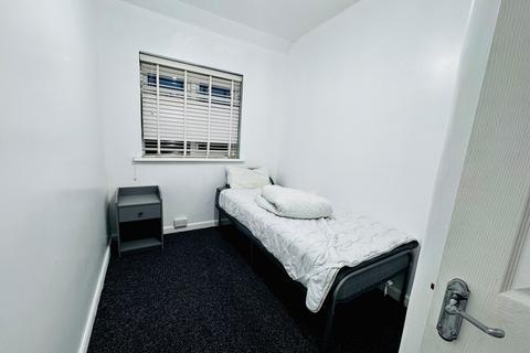 undefined, Valence Avenue, Dagenham RM8