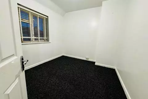3 bedroom terraced house to rent - View 2
