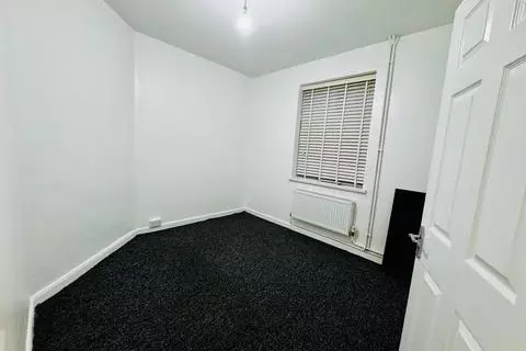 3 bedroom terraced house to rent - View 4