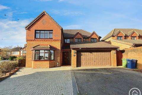 4 bedroom detached house for sale, Balas Drive, Sittingbourne
