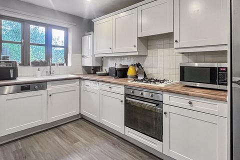 2 bedroom apartment for sale, Fourdrinier Court, London Road - Top Floor Apartment