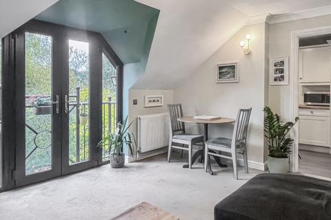 2 bedroom apartment for sale, Fourdrinier Court, London Road - Top Floor Apartment