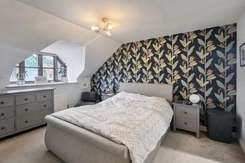 2 bedroom apartment for sale, Fourdrinier Court, London Road - Top Floor Apartment