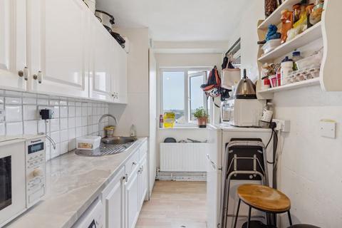 2 bedroom flat for sale, Byron Way, Northolt