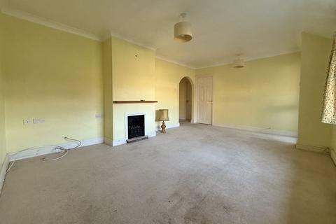 2 bedroom detached bungalow for sale, Hamstreet