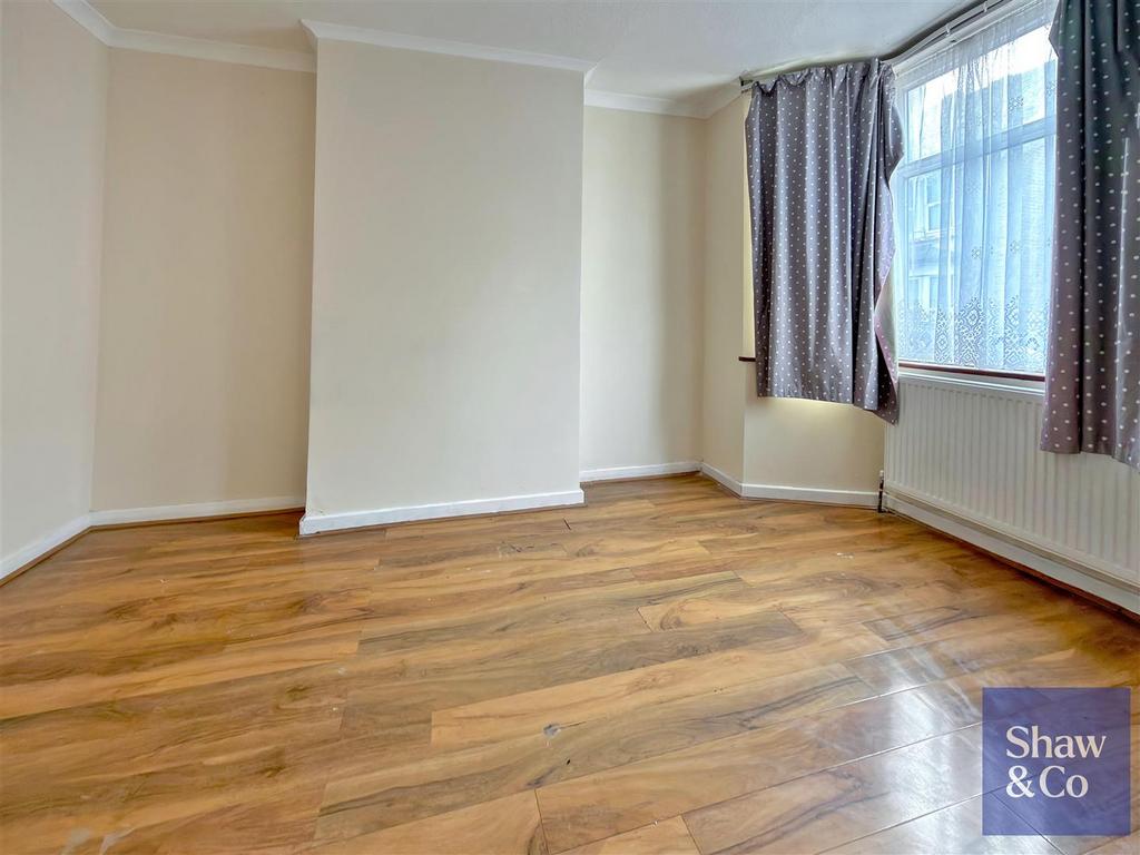 Bedroom 4.jpeg