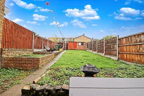 undefined, Pin Mill, Basildon