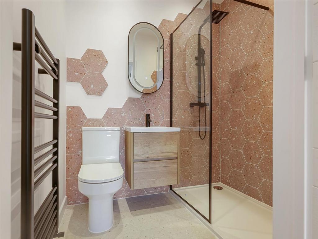 En-Suite (1).JPG