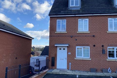 3 bedroom semi-detached house to rent, High Street, Stourbridge DY8
