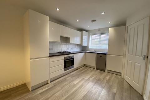 3 bedroom semi-detached house to rent, High Street, Stourbridge DY8