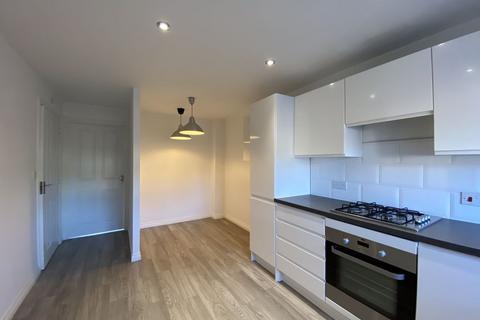 3 bedroom semi-detached house to rent, High Street, Stourbridge DY8