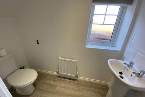 3 bedroom semi-detached house to rent, High Street, Stourbridge DY8