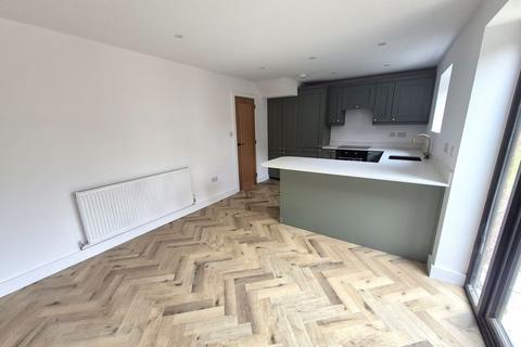 3 bedroom detached house to rent, Mordaunt Drive, Sutton Coldfield B75