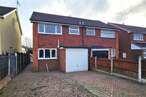 3 bedroom semi-detached house to rent, Foster Avenue, Cannock WS12
