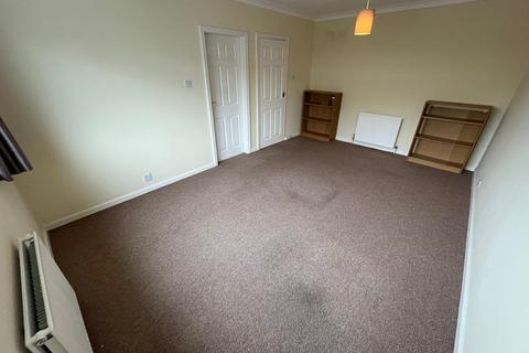 2 bedroom flat to rent, Lane End Court, Leeds, West Yorkshire, LS17
