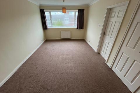 2 bedroom flat to rent, Lane End Court, Leeds, West Yorkshire, LS17
