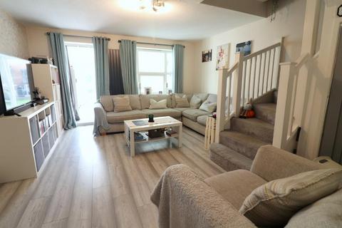 undefined, Luton LU2