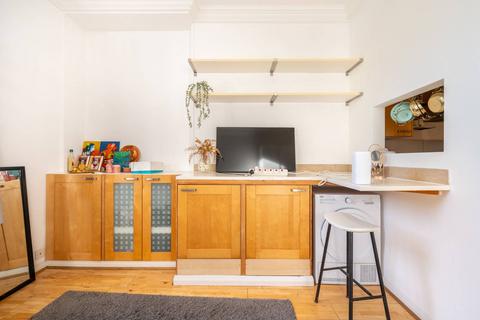 1 bedroom flat to rent, Royal Crescent, Holland Park, London, W11