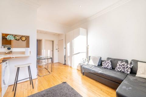 1 bedroom flat to rent, Royal Crescent, Holland Park, London, W11