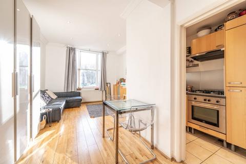 1 bedroom flat to rent, Royal Crescent, Holland Park, London, W11