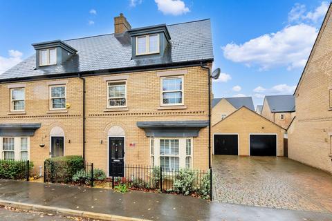 4 bedroom semi-detached house for sale, Farendon Road, Huntingdon PE28