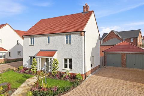 4 bedroom detached house for sale, Felsted Gate, Station Road, Felsted, Dunmow, CM6