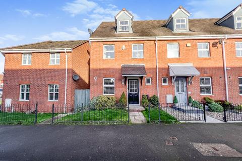 3 bedroom semi-detached house to rent, Bickon Drive, Quarry Bank, Brierley Hill