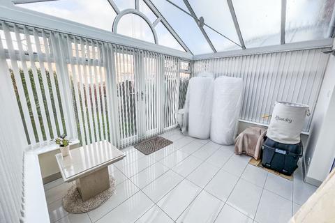 3 bedroom semi-detached house to rent, Bickon Drive, Quarry Bank, Brierley Hill