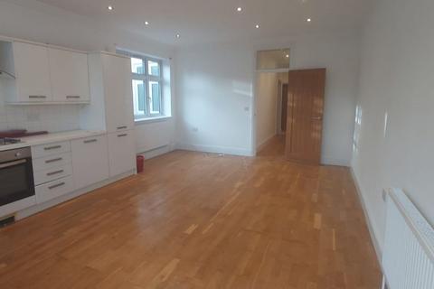 2 bedroom apartment to rent, Streatham Road