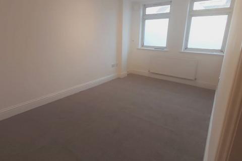 2 bedroom apartment to rent, Streatham Road