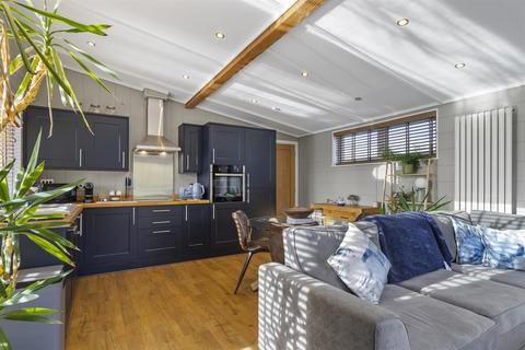 undefined, 8 Upton Lake, East Waterside, Upton Upon Severn, Worcestershire