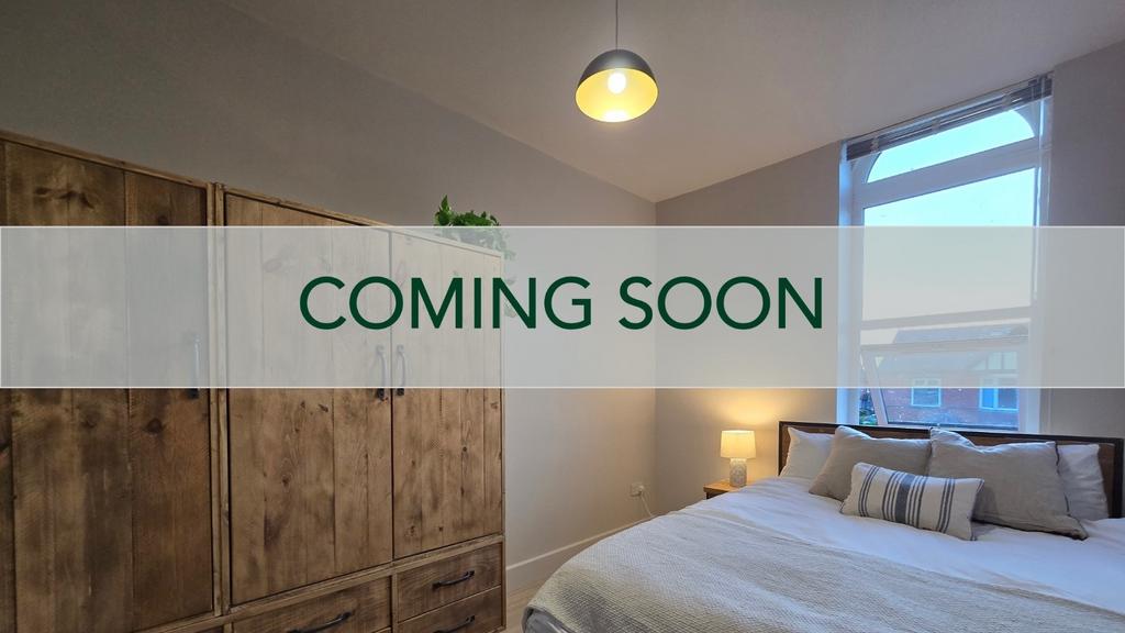 Bright, well-presented double bedroom with a co...