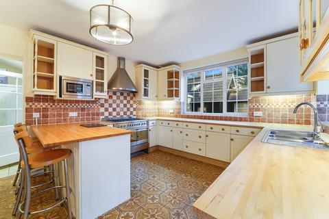 4 bedroom house to rent, Cambridge Avenue, KT3