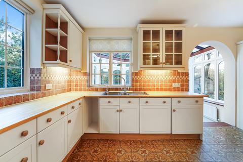 4 bedroom house to rent, Cambridge Avenue, KT3