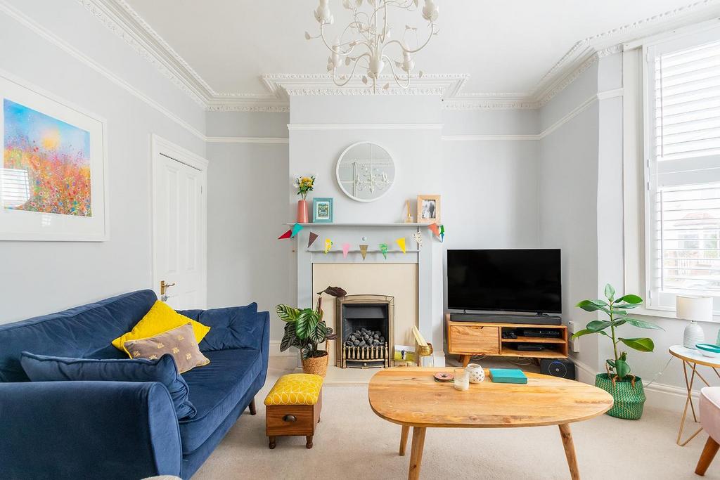 5 G6 STN - Living Room A.jpg