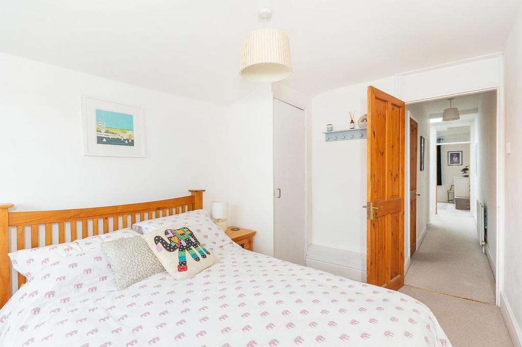 5 G6 STN - Bedroom A.jpg