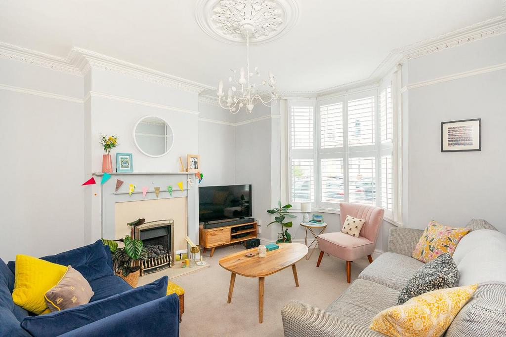 5 G6 STN - Living Room D.jpg