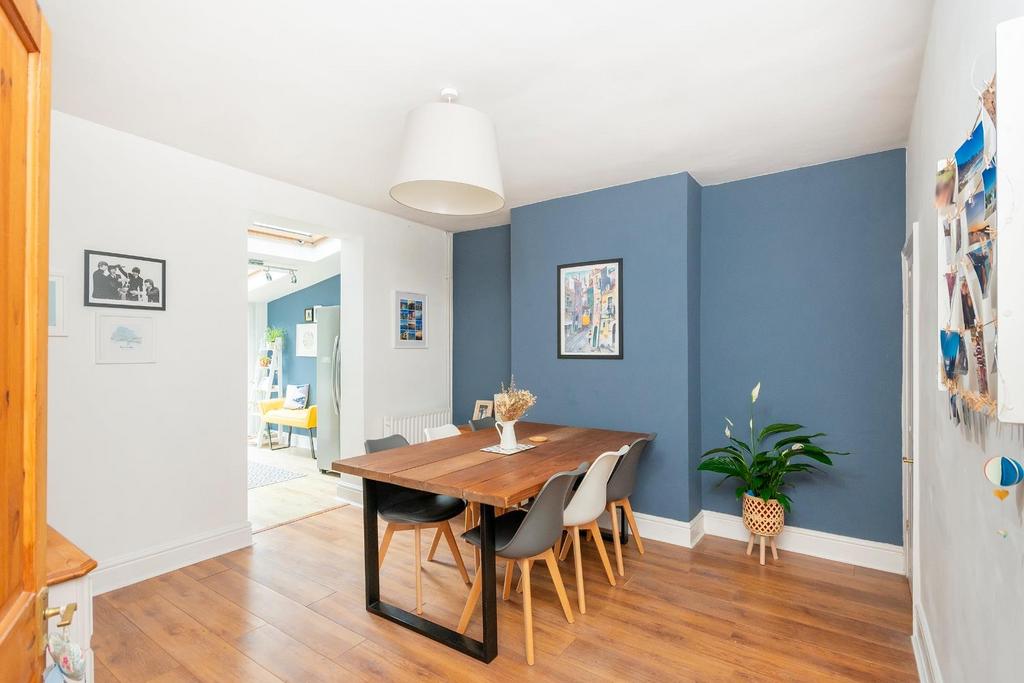 5 G6 STN - Dining Room C.jpg