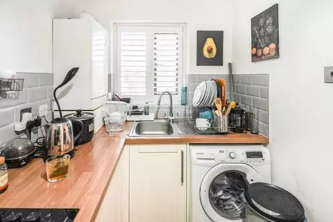 2 bedroom flat for sale - Photo 19