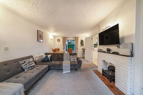 4 bedroom detached house for sale, Magpie Hall Lane, Bromley BR2