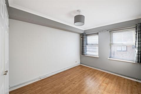 1 bedroom apartment for sale, Brighton Road, Horley
